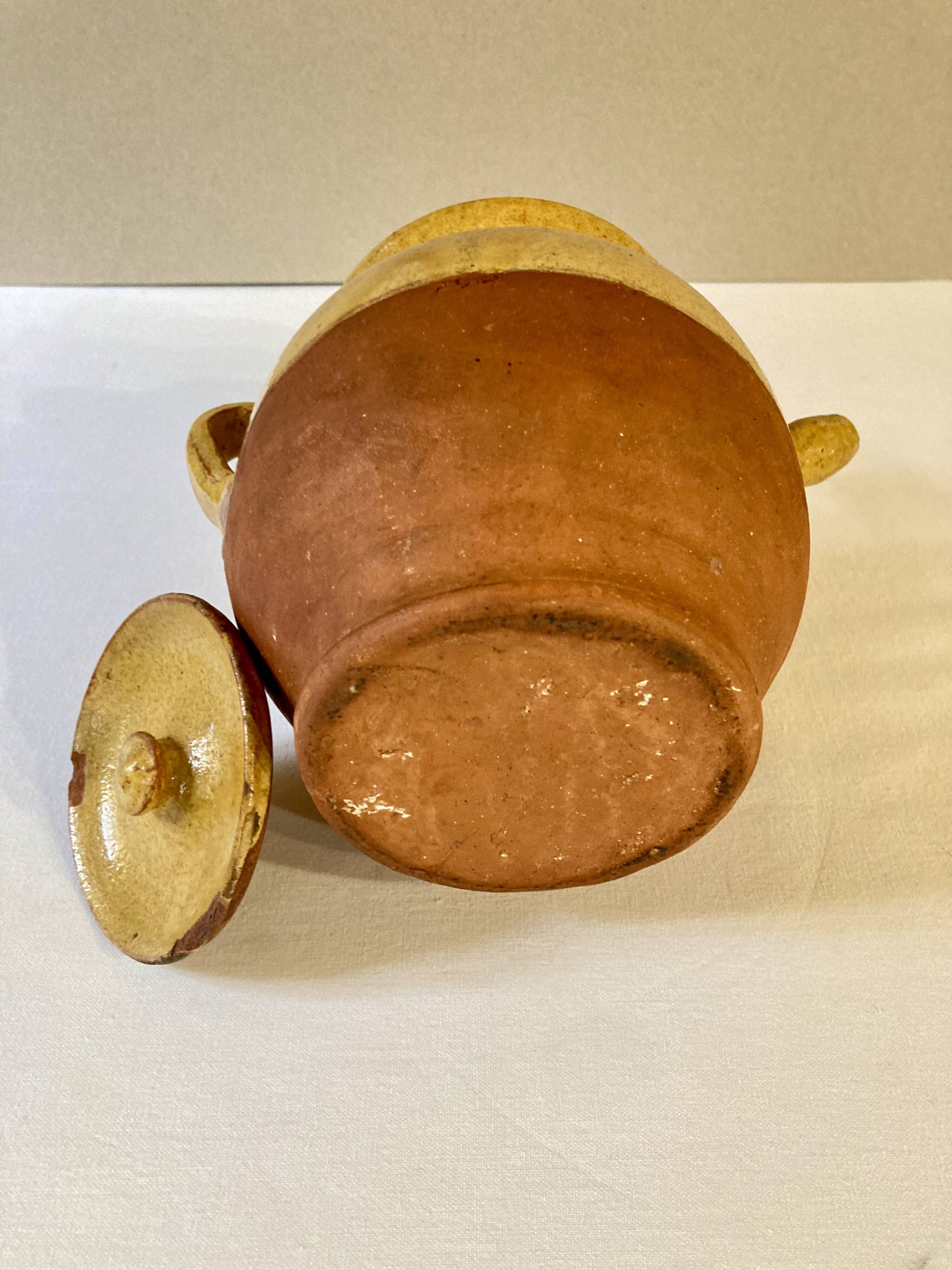 Cruche ou chevrette en grès vernissé jaune