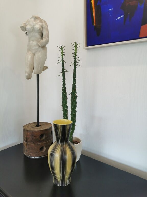 Vase céramique jaune et noir signé saint clément, années 50