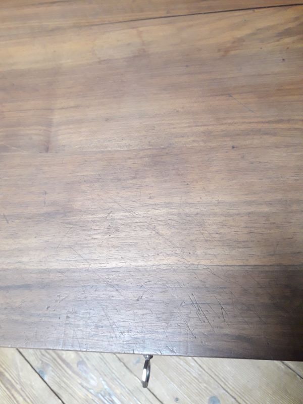 Minister's desk in walnut with drawers