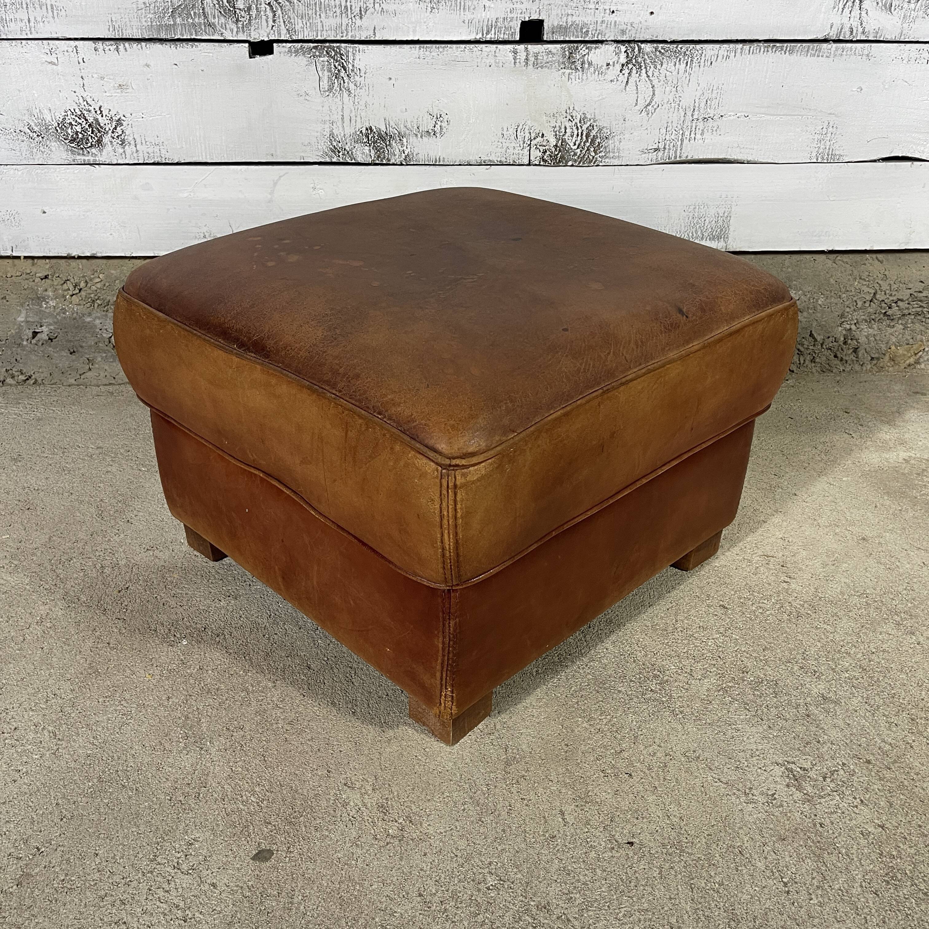 Leather pouf