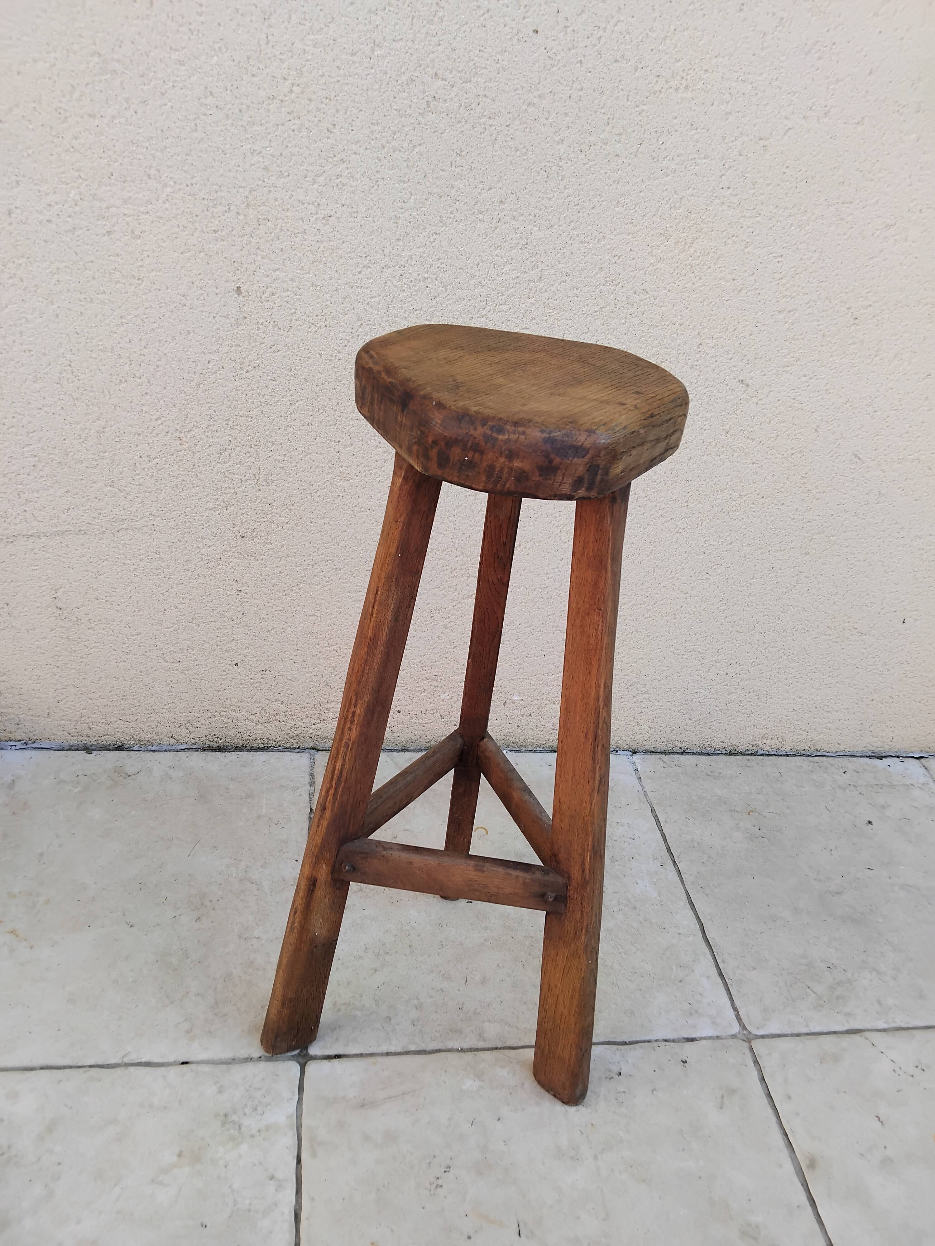 Tabouret bar brutaliste tripode vintage