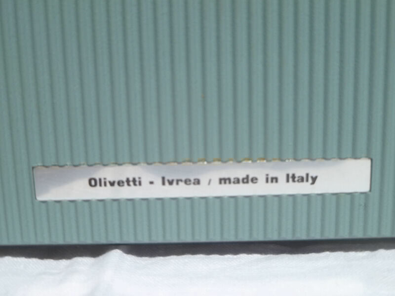 Olivetti Lettera 32 typewriter