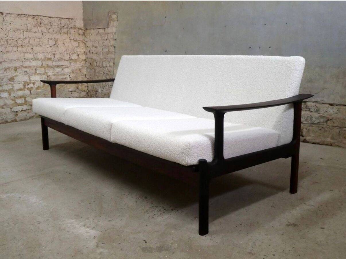 Banquette canapé designed by Edvard Valentinsen for Fraska.
