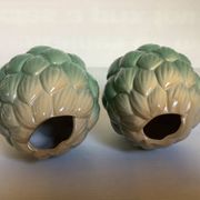 Paire de vases artichauts barbotine