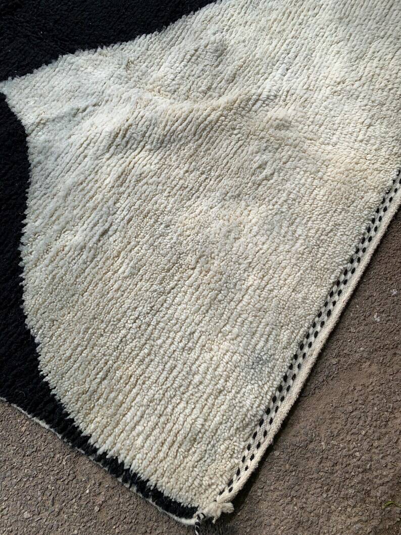 Handmade Moroccan rug white-black 200cm x 300cm