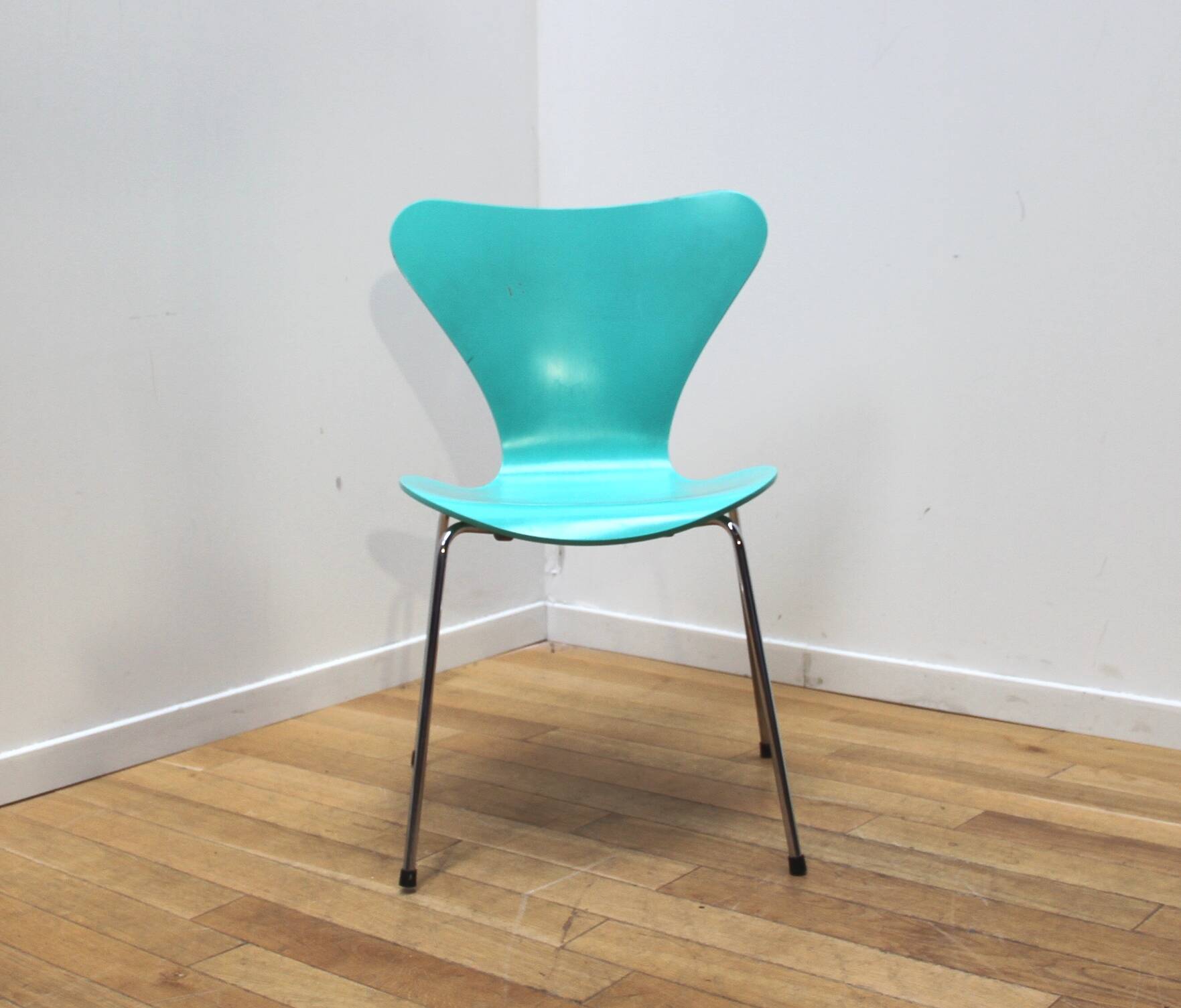 Suite de 9 chaises fourmi 3107 Arne Jacobsen