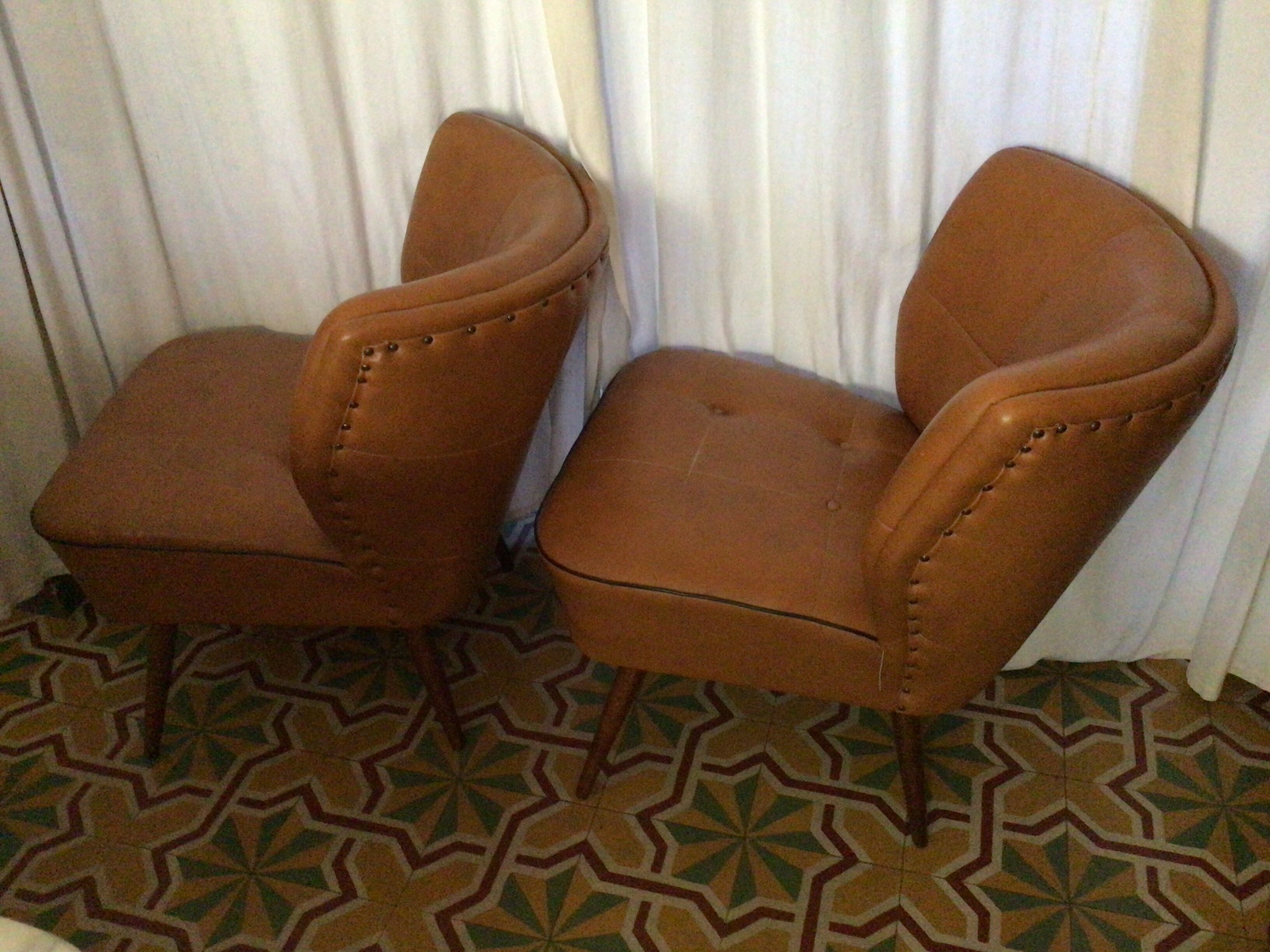 Paire de fauteuils vintage cocktail