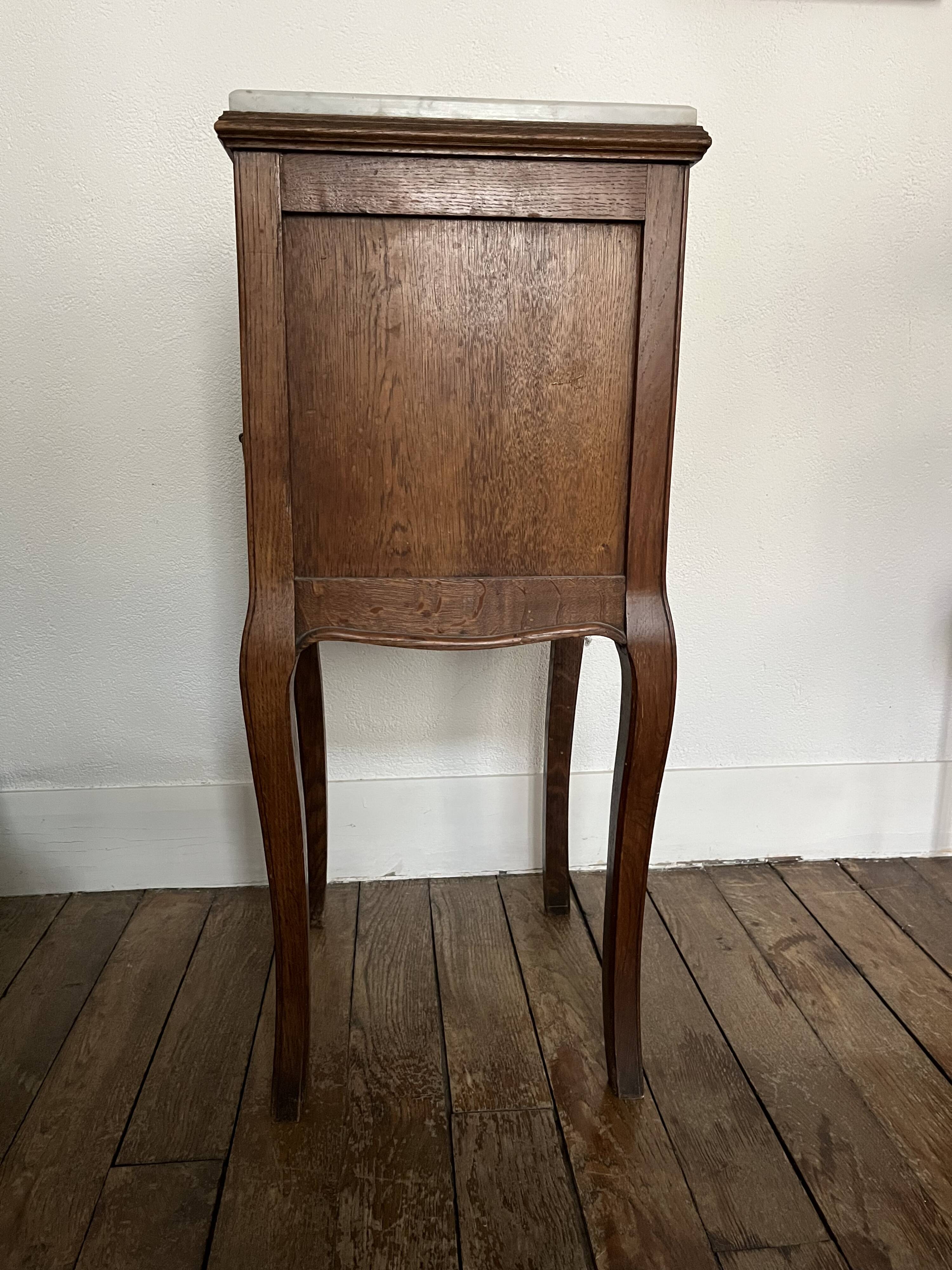 Antique gueridon