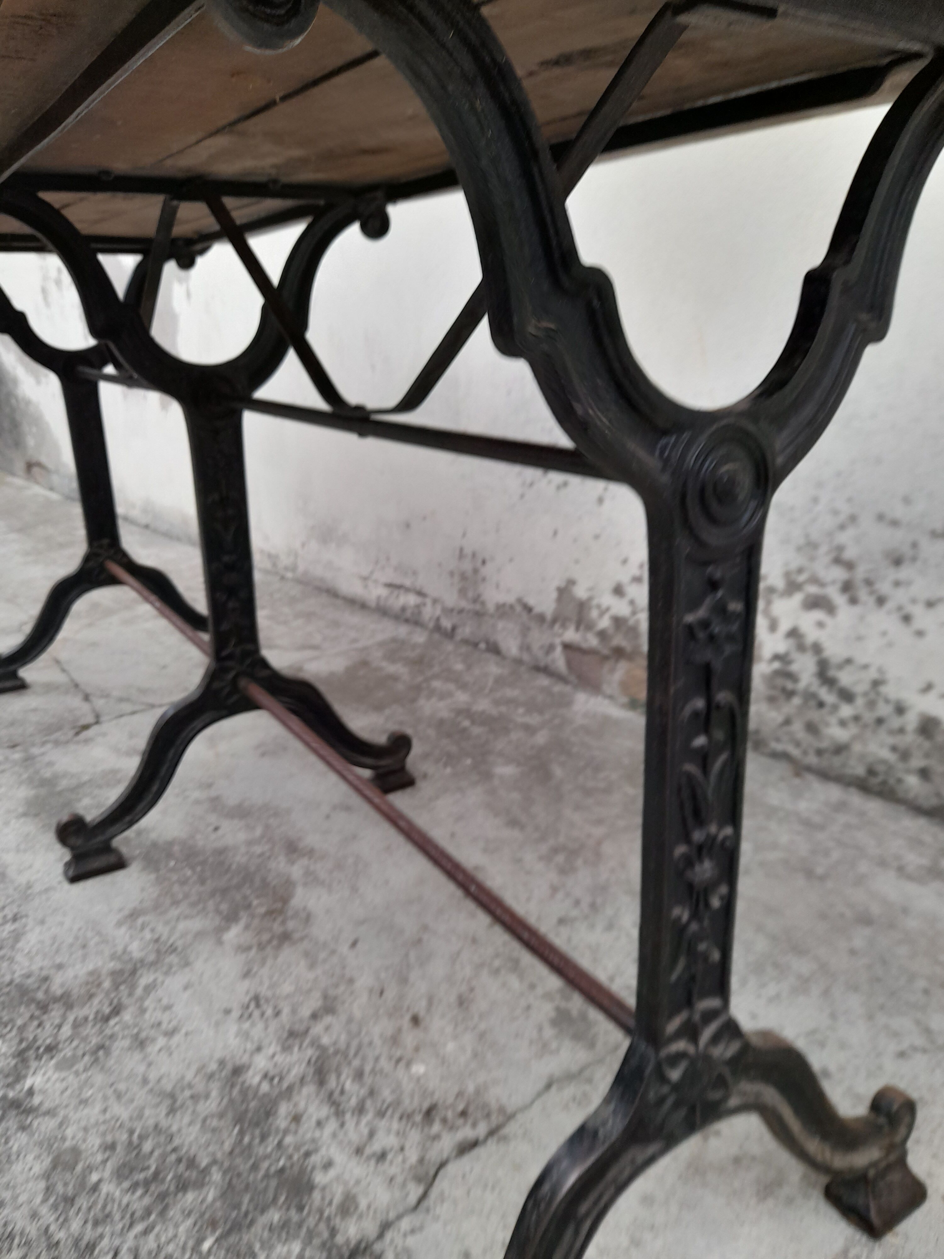 Table de bistrot en fonte 1900 1m50