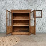 Chic display cabinet in pine (renovated)