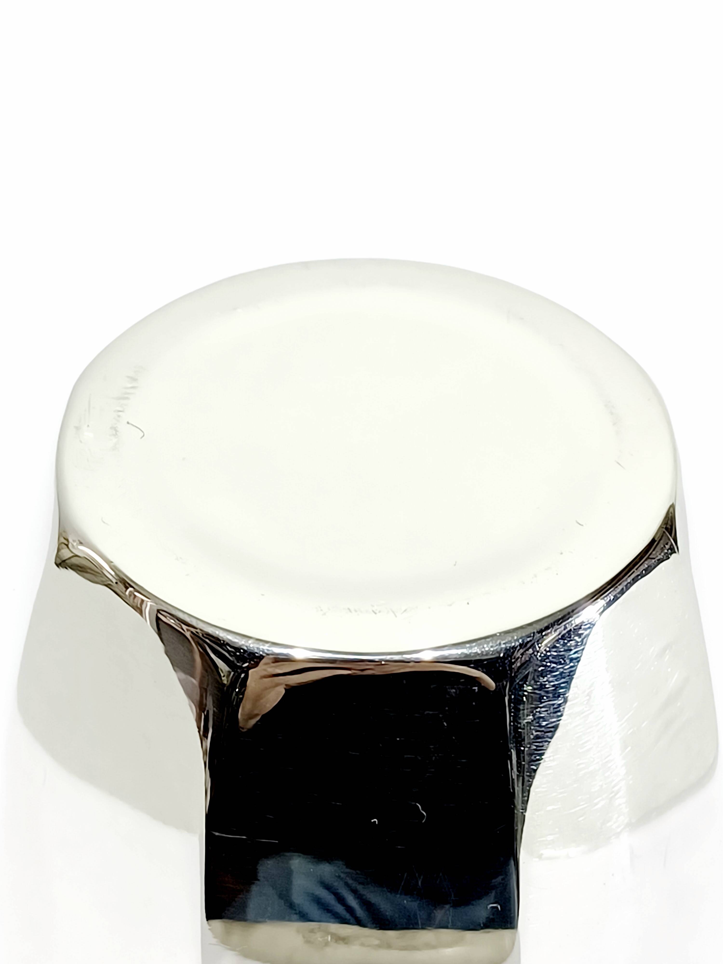 Timbale en argent massif à pans coupés