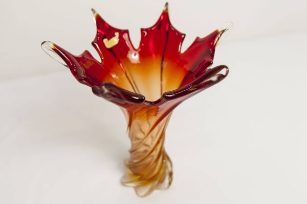 Vase en verre de Murano par Fratelli Toso signé Murano orange et rouge