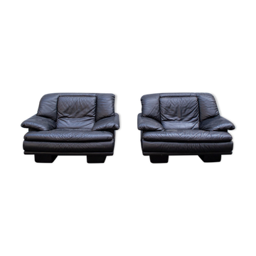 Pair of armchairs in black leather Italy 70s