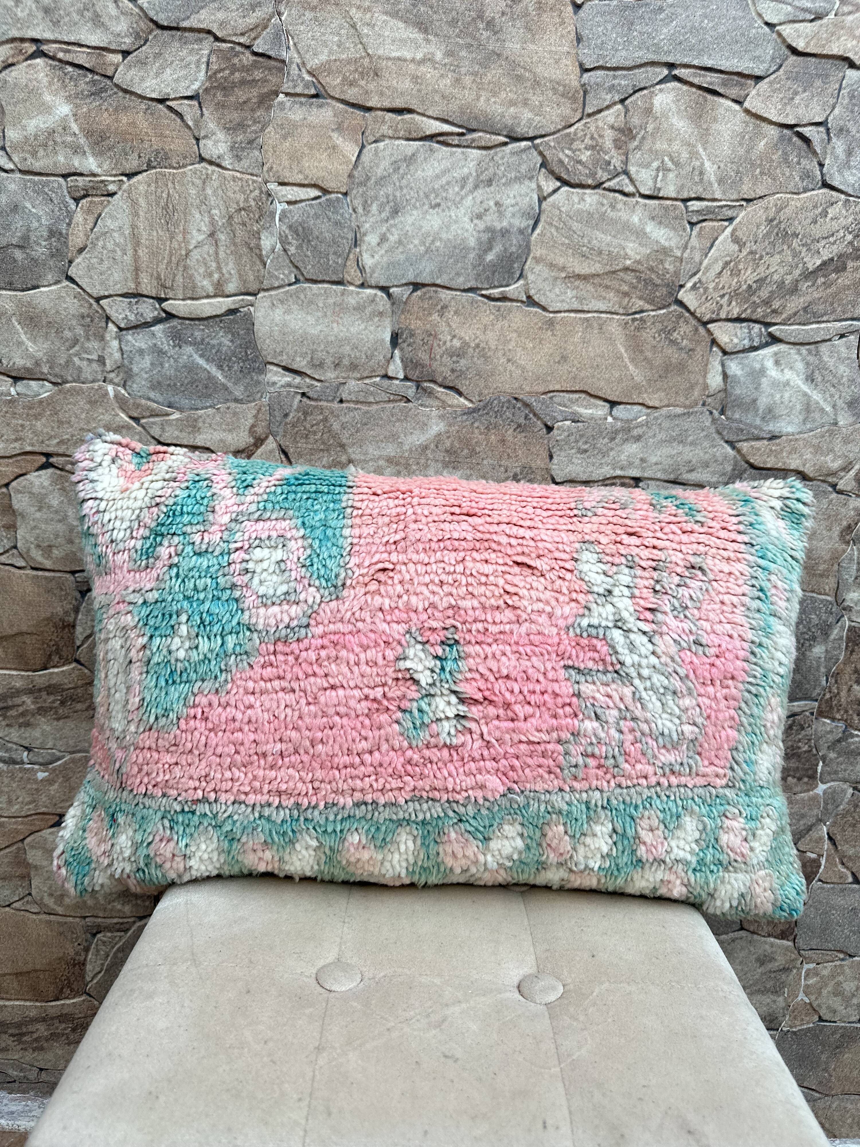Beautiful vintage Berber Kilim cushion from Morocco