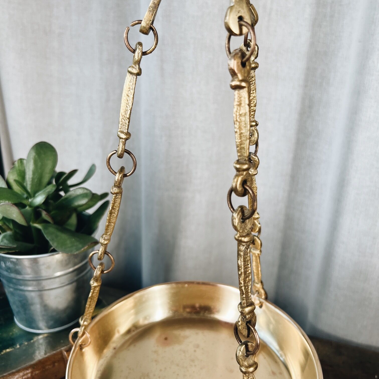 Empire style apothecary scale