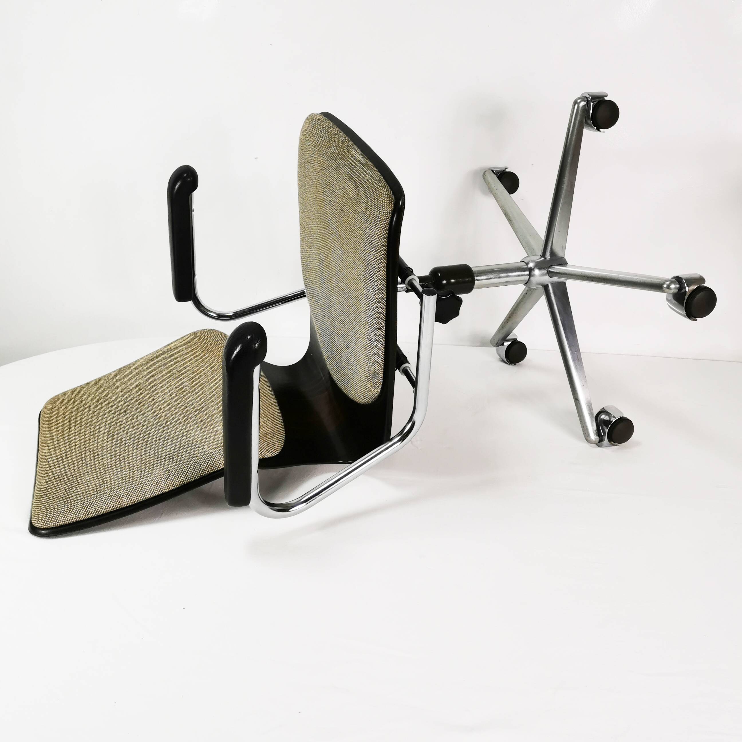 Modernist office chair, Bund-Pagholz, Germany, 1970s.