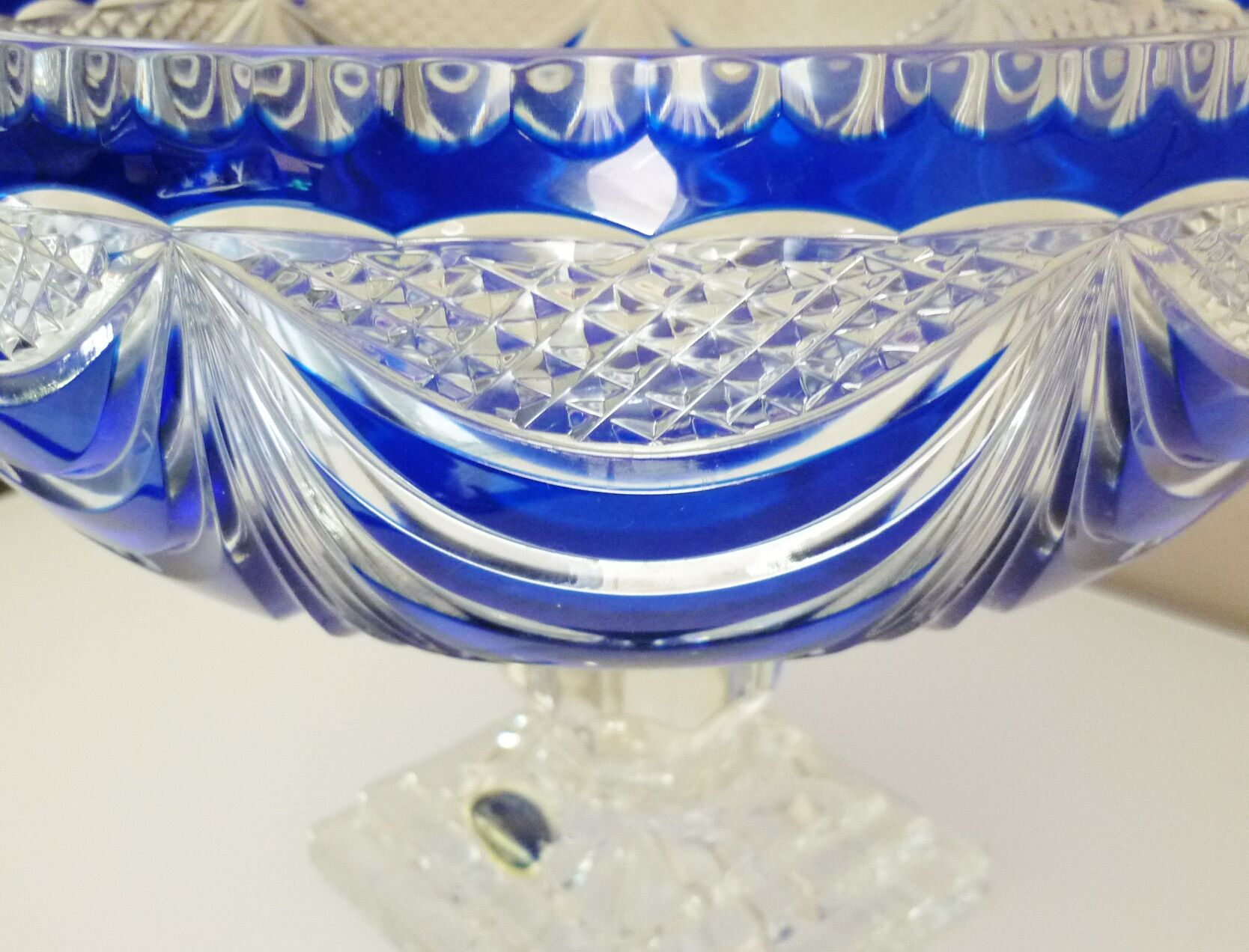 Centerpiece, blue crystal of Lorraine, limited series 233/500, blown and cut