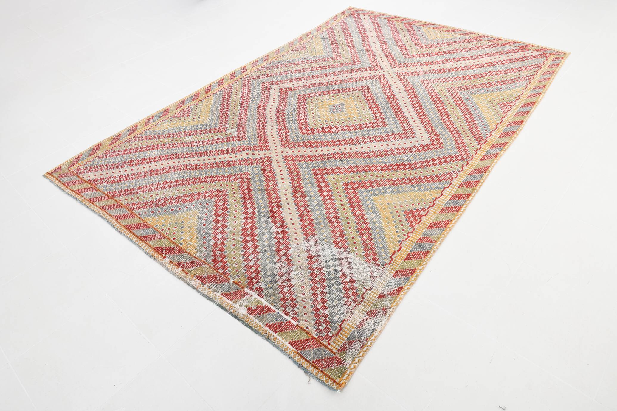 6x10 Scandinavian Vintage Kilim Rug, 200x312Cm