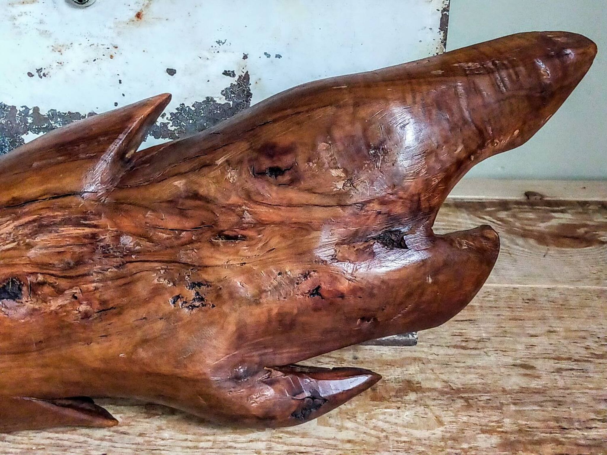 Coupe feuille en bois massif sculptée XXL ancienne