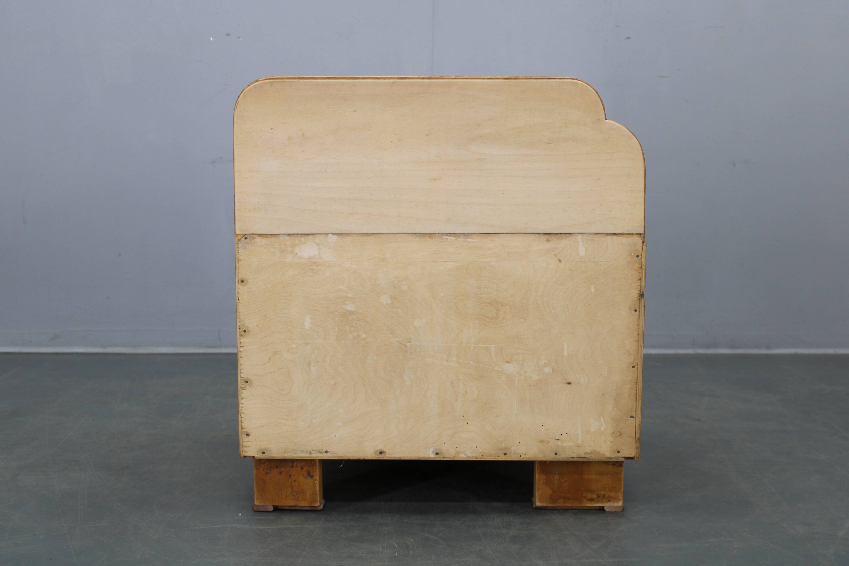 Pair of Art Deco burl wood nightstands, Czechoslovakia, 1940s