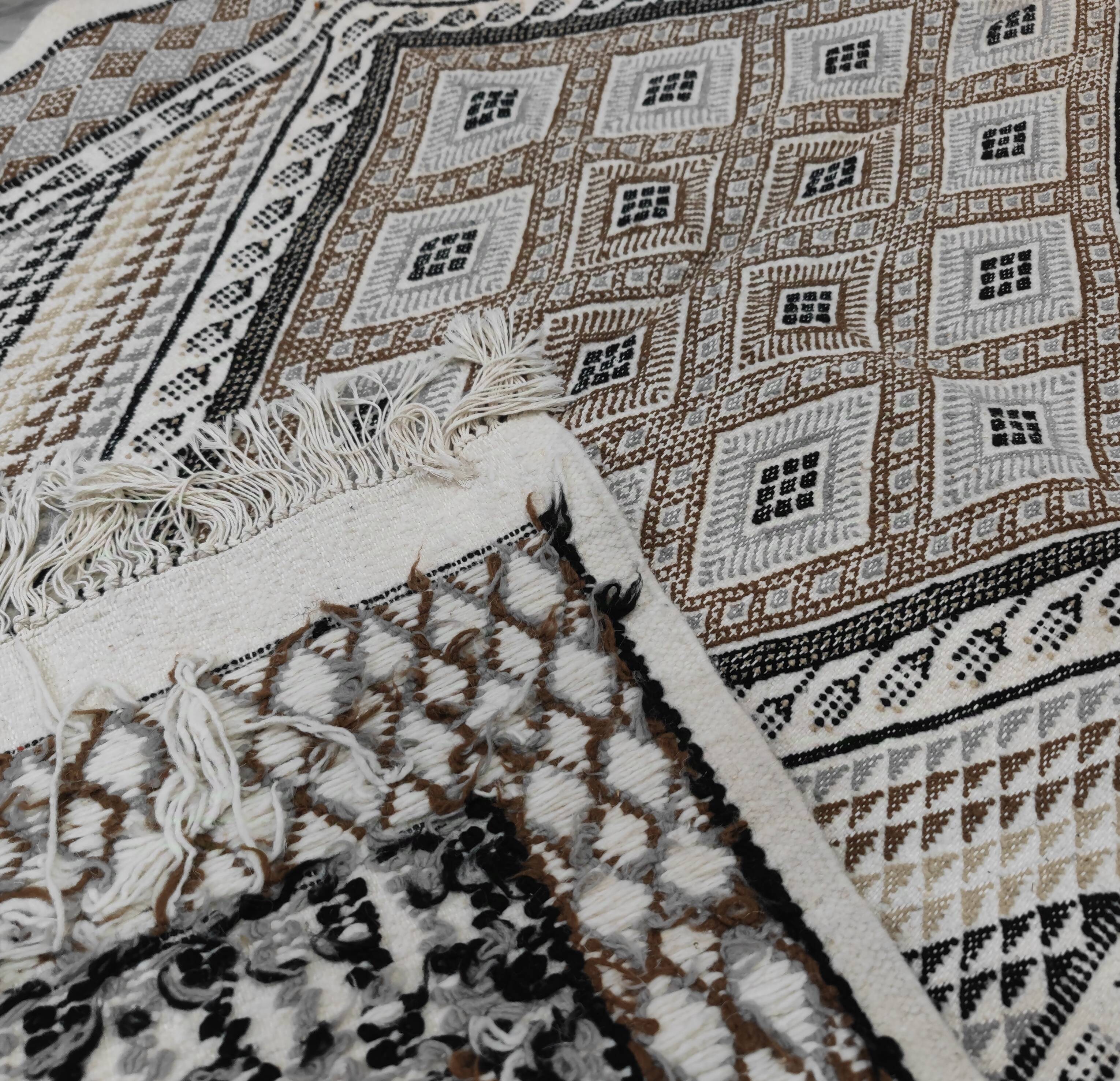 Hand-woven margoum rug in natural wool