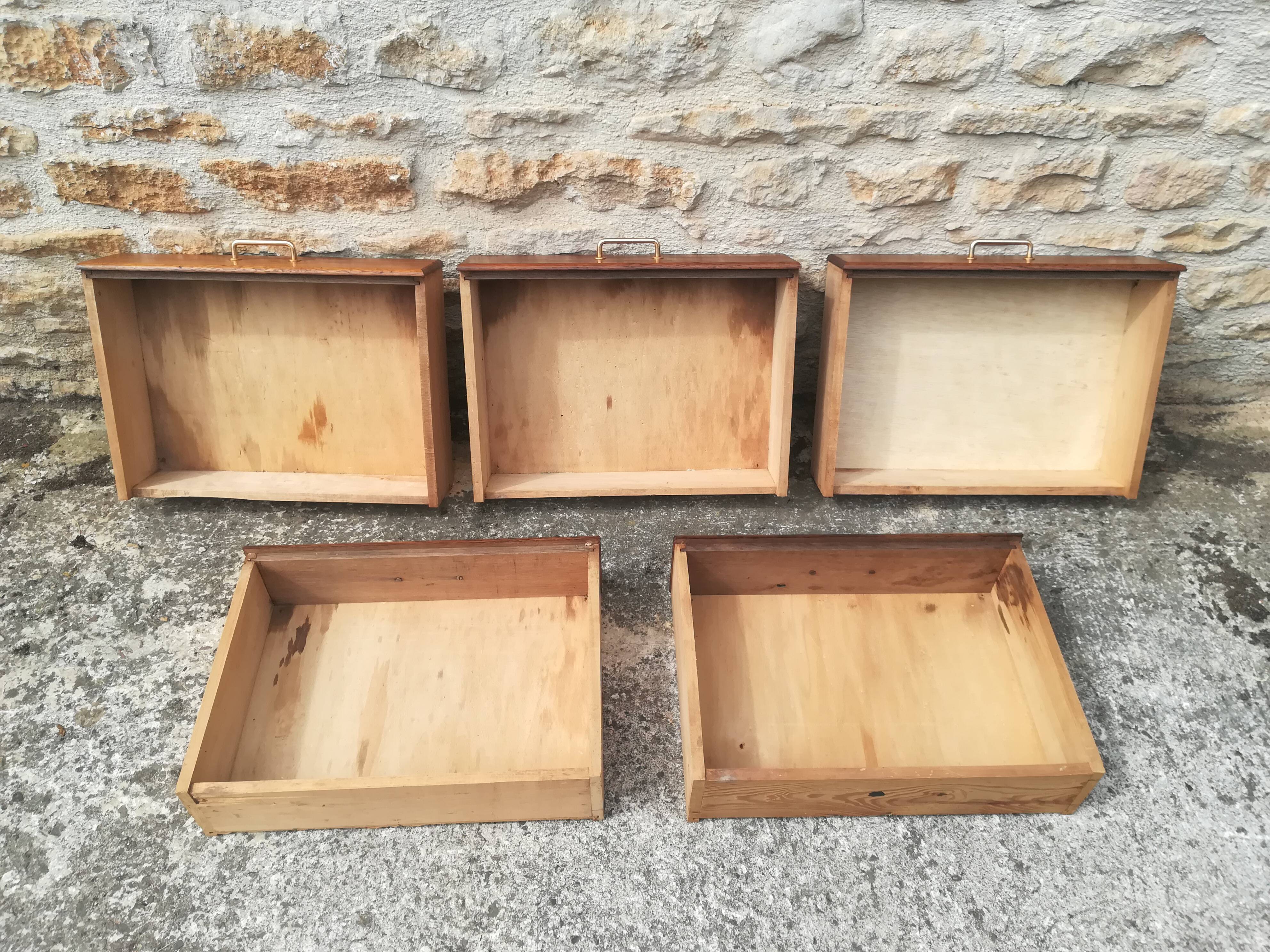 Commode en chêne a 5 tiroirs