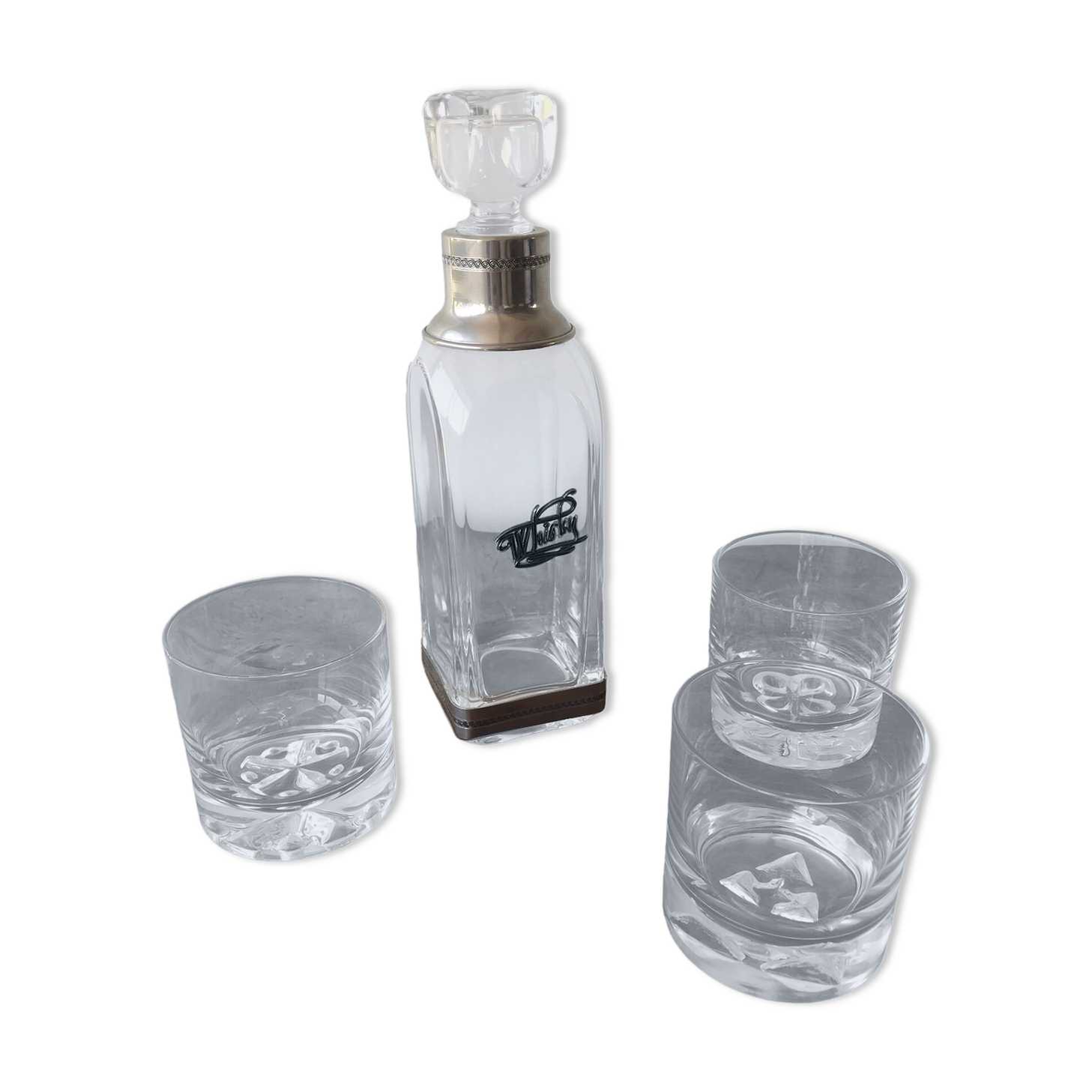 Whisky decanter and its 3 glasses