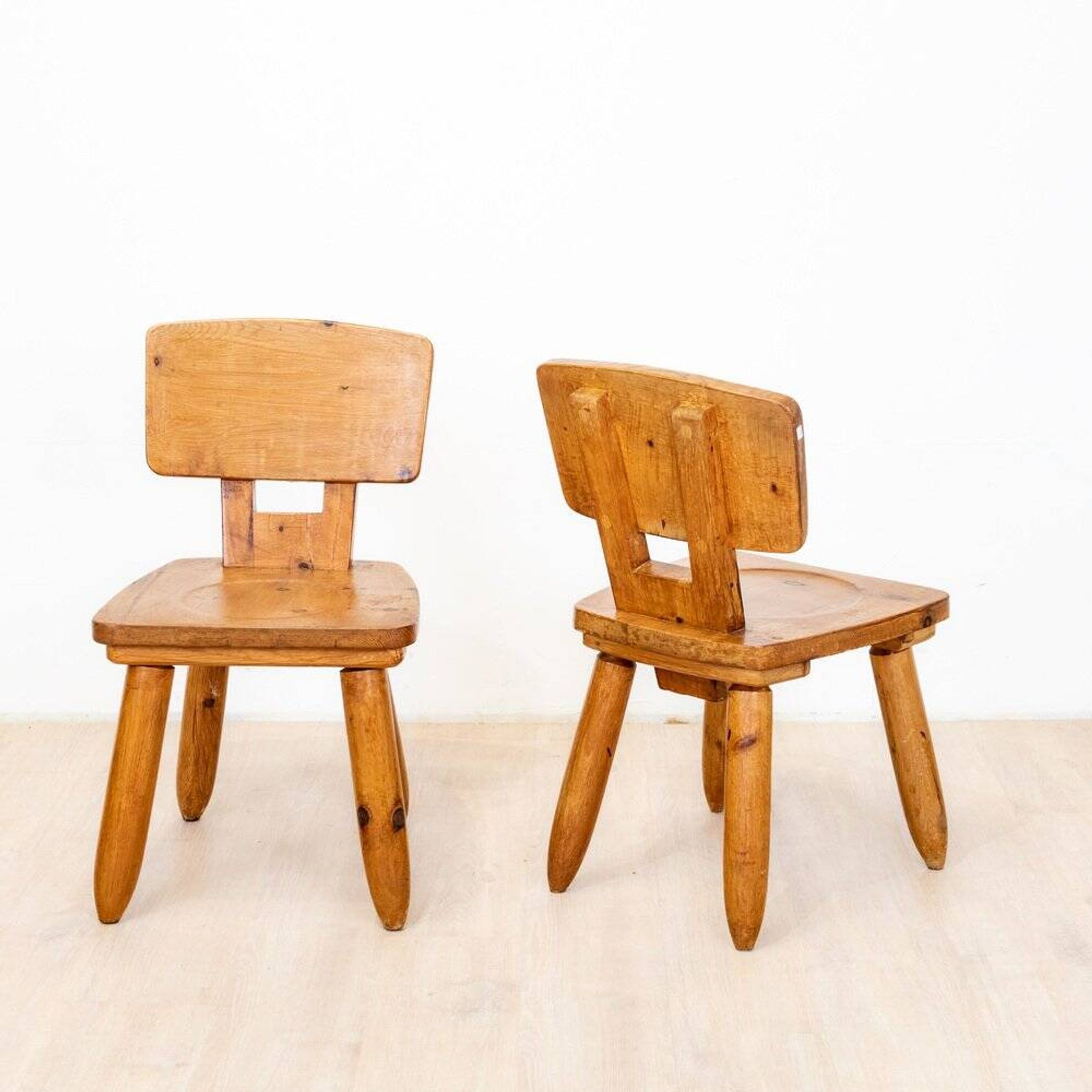 Chaises brutalistes en orme, 1970