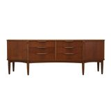 Buffet en noyer, design danois, années 1960, production : Danemark