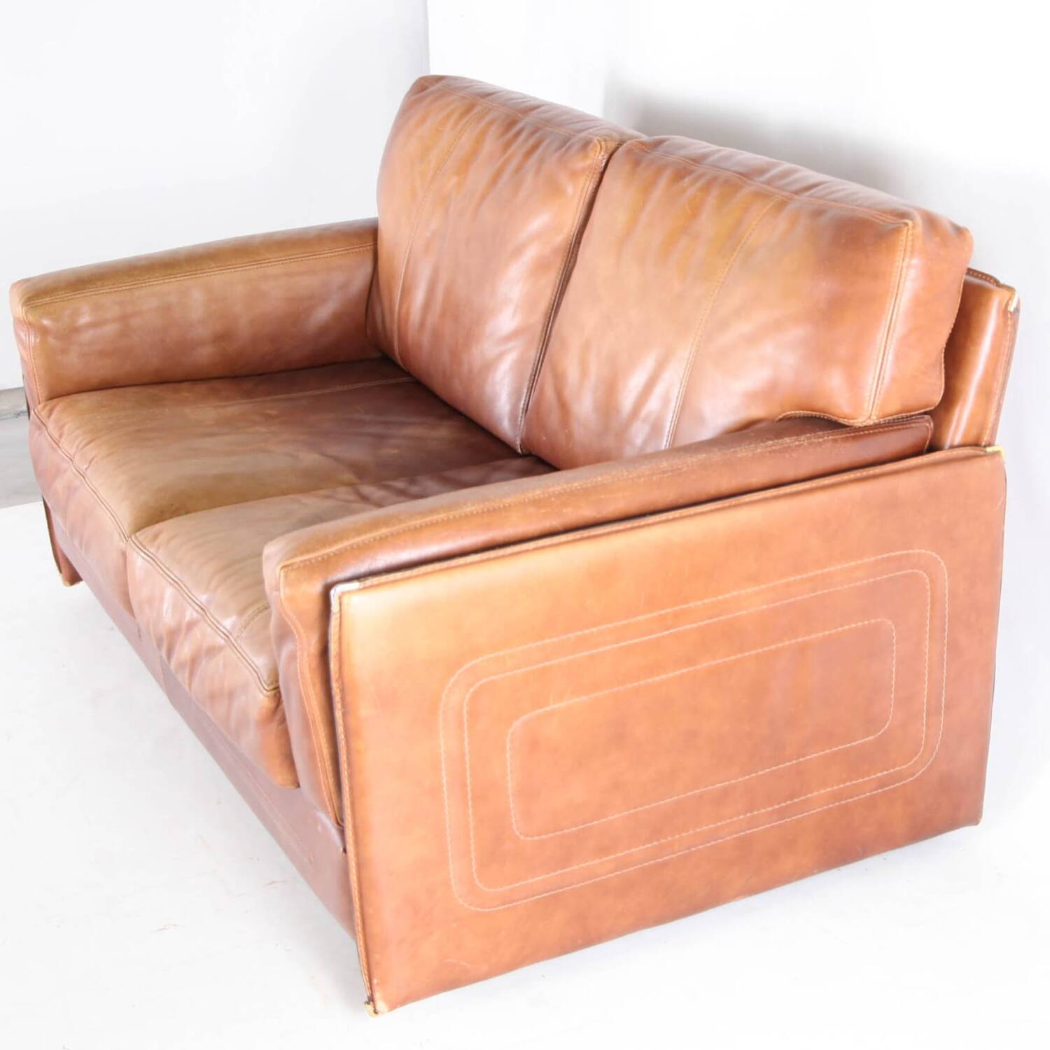 Paire de canapés cuir Roche Bobois