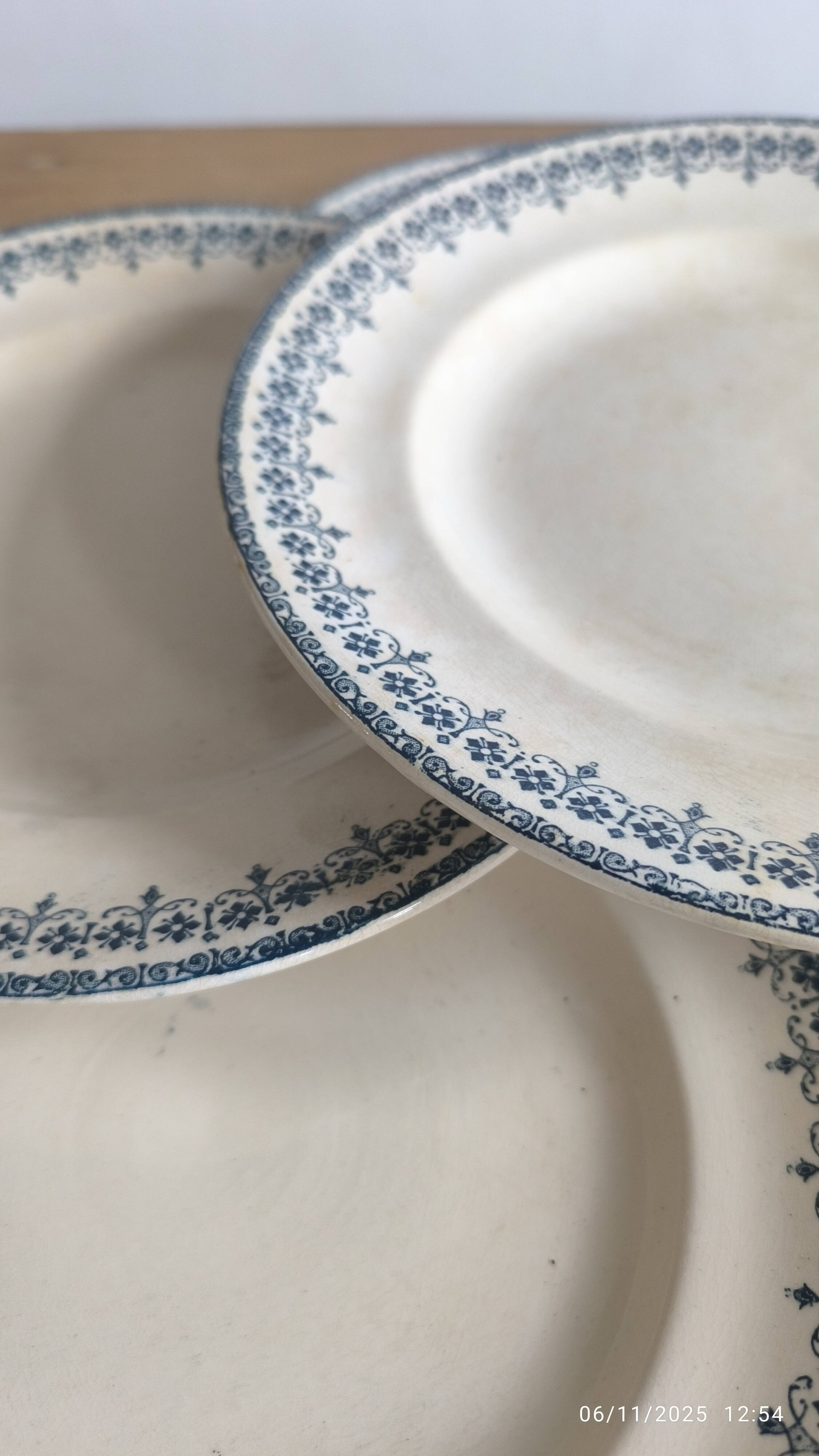 Set of 6 ironstone plates