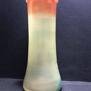 1435 Discreet brand with heel to decipher vase
