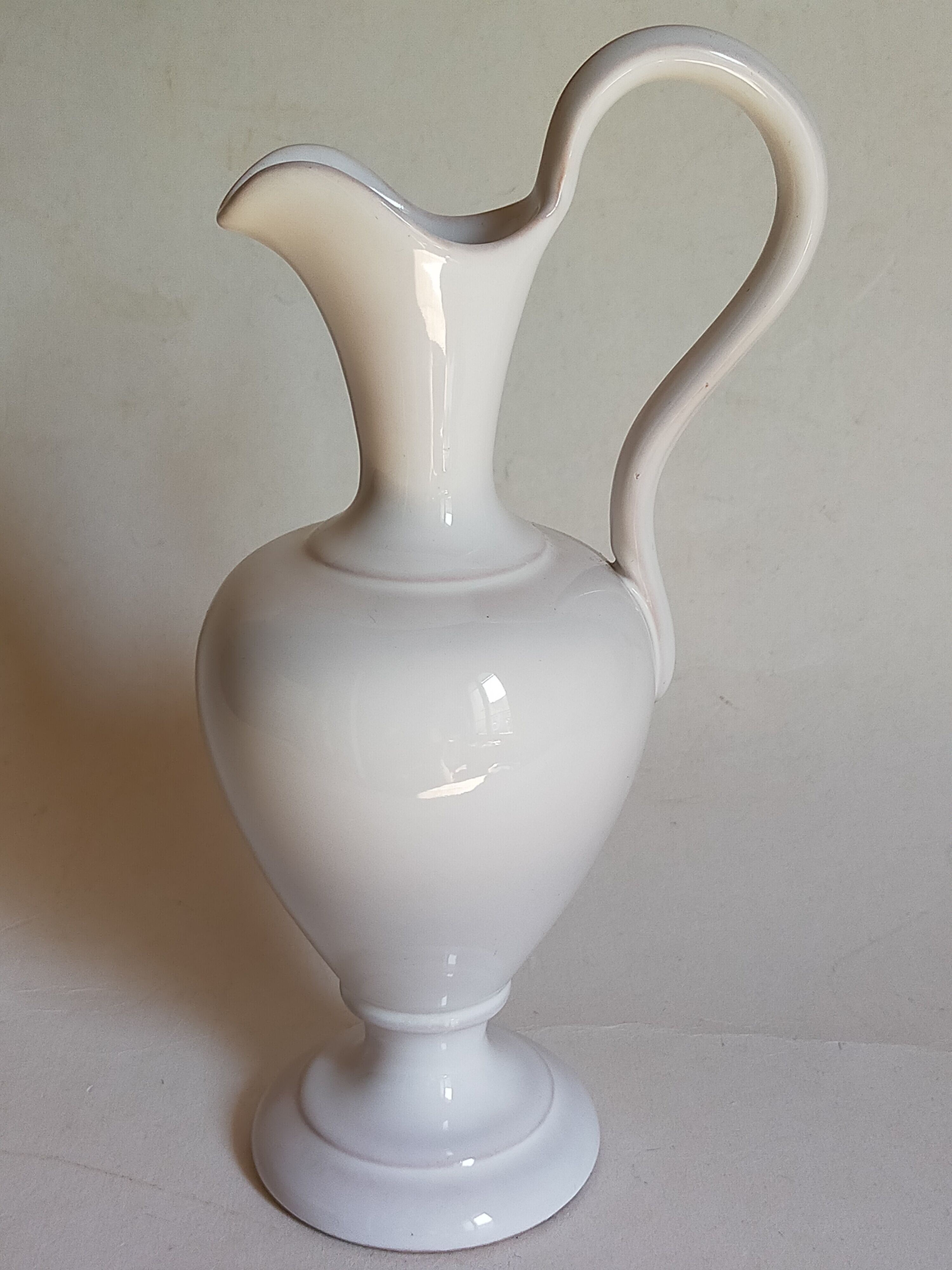 Soliflore with vintage white porcelain handle