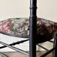 Chaise Napoléon III en bois noir et jacquard à fleurs