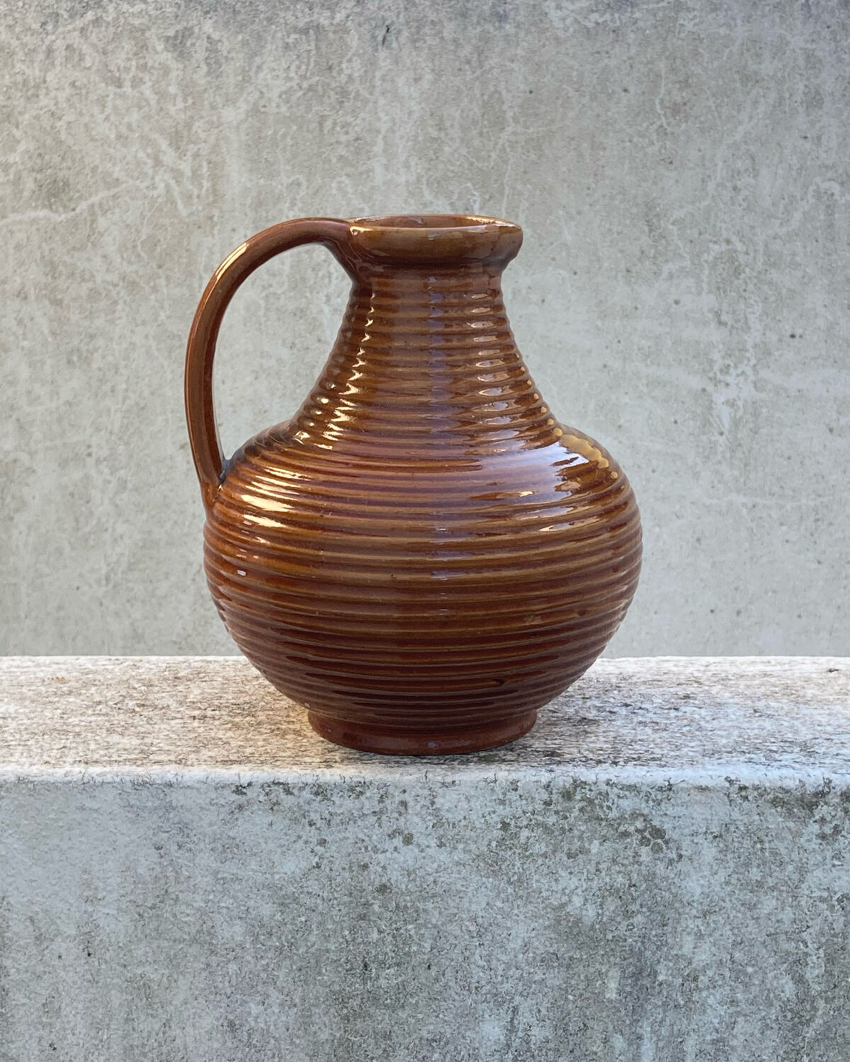 Carafe cruche ancienne en céramique