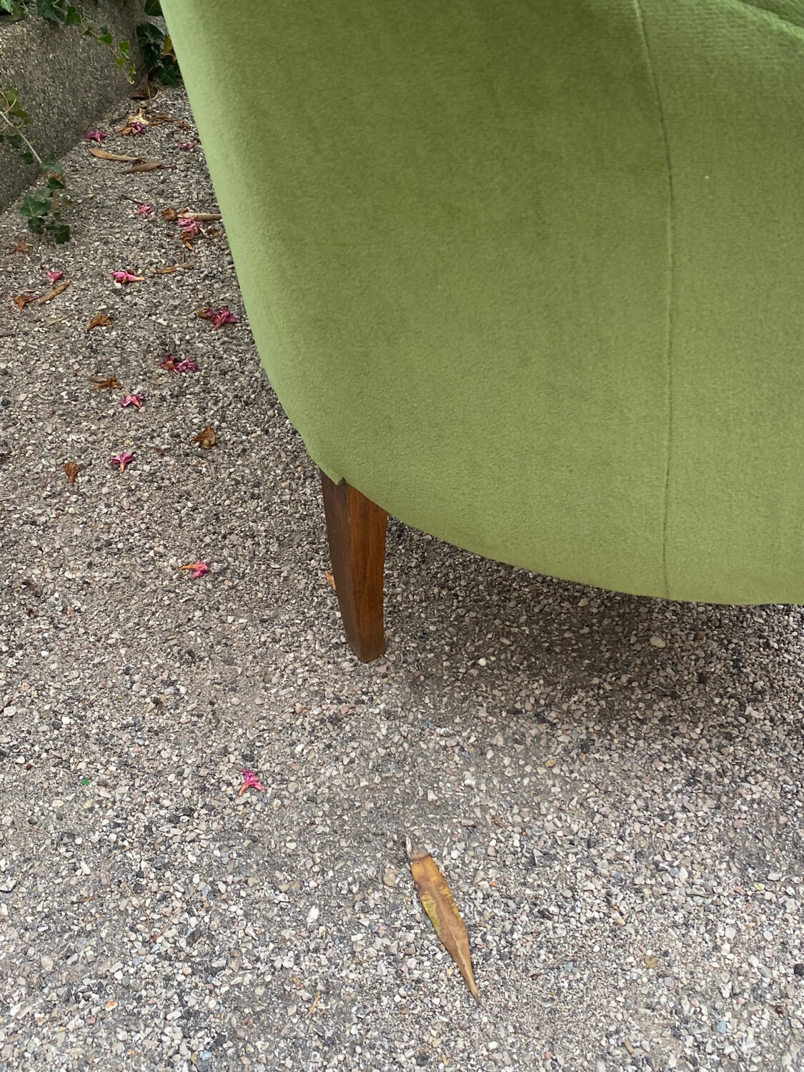 Green velvet toad sofa