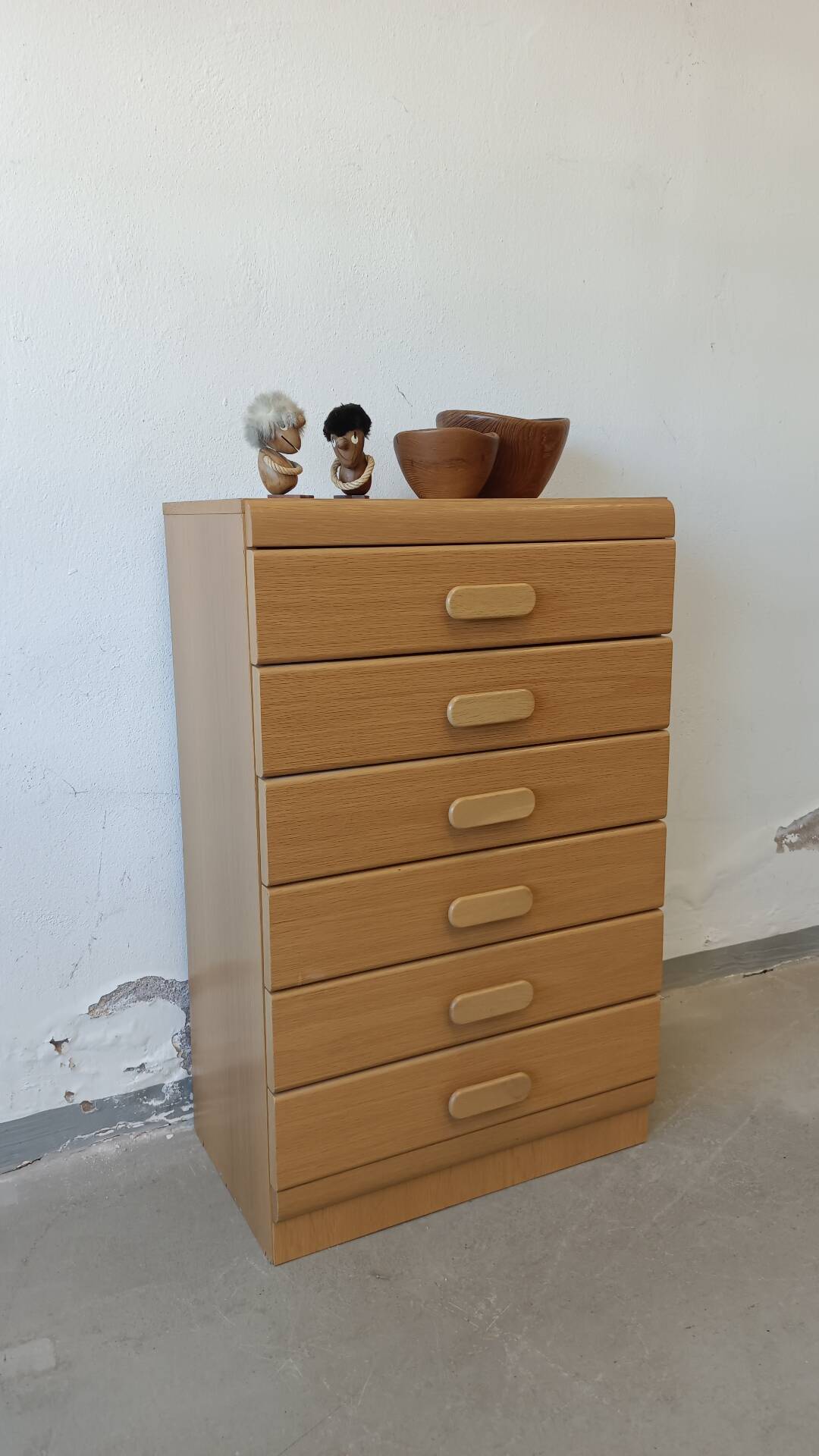 Chest of drawers with 6 drawers
