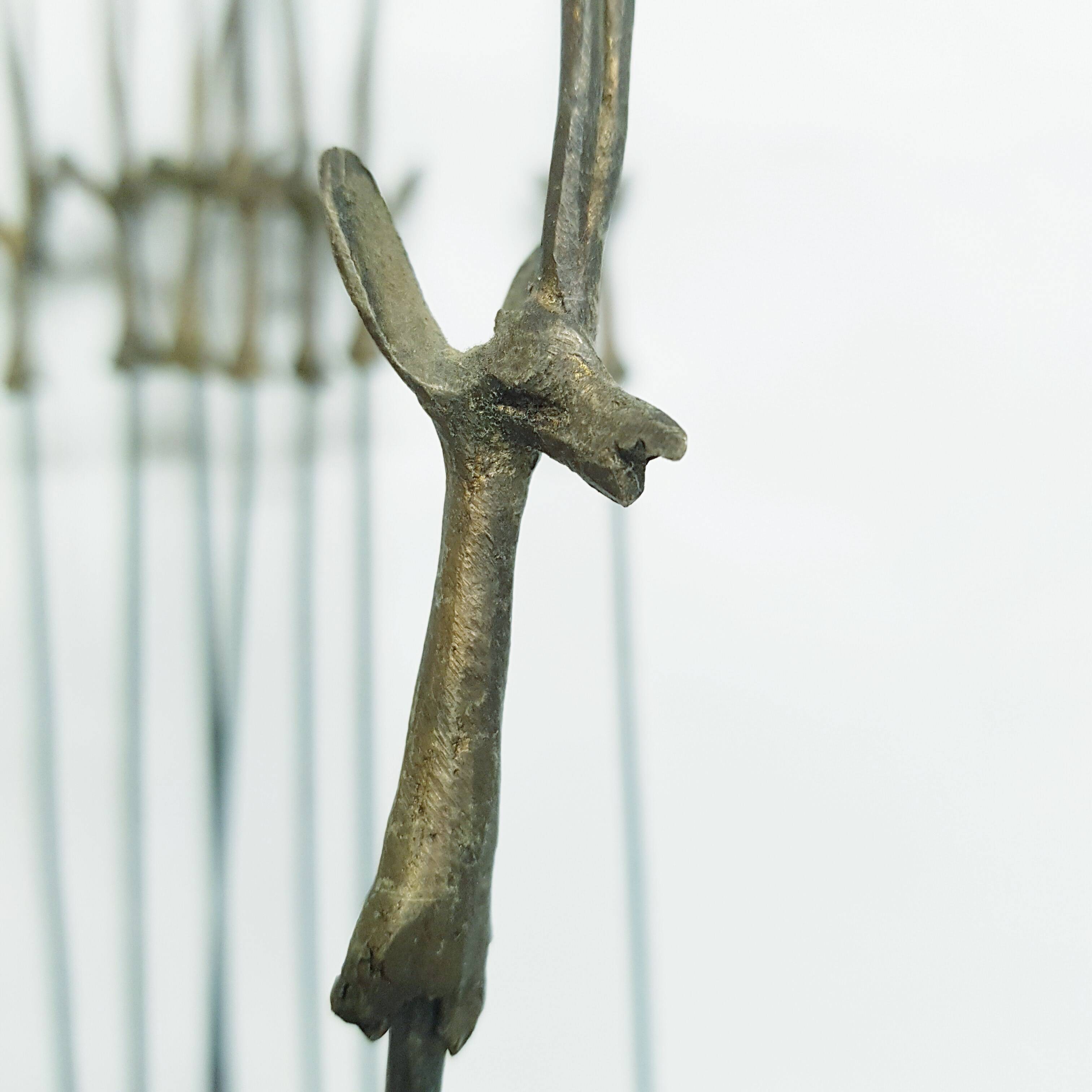 10 brochettes d'antilopes brutalistes