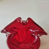 Murano empty pocket Floral shape 3 petals. In Murano Italian blown art glass. Ruby red