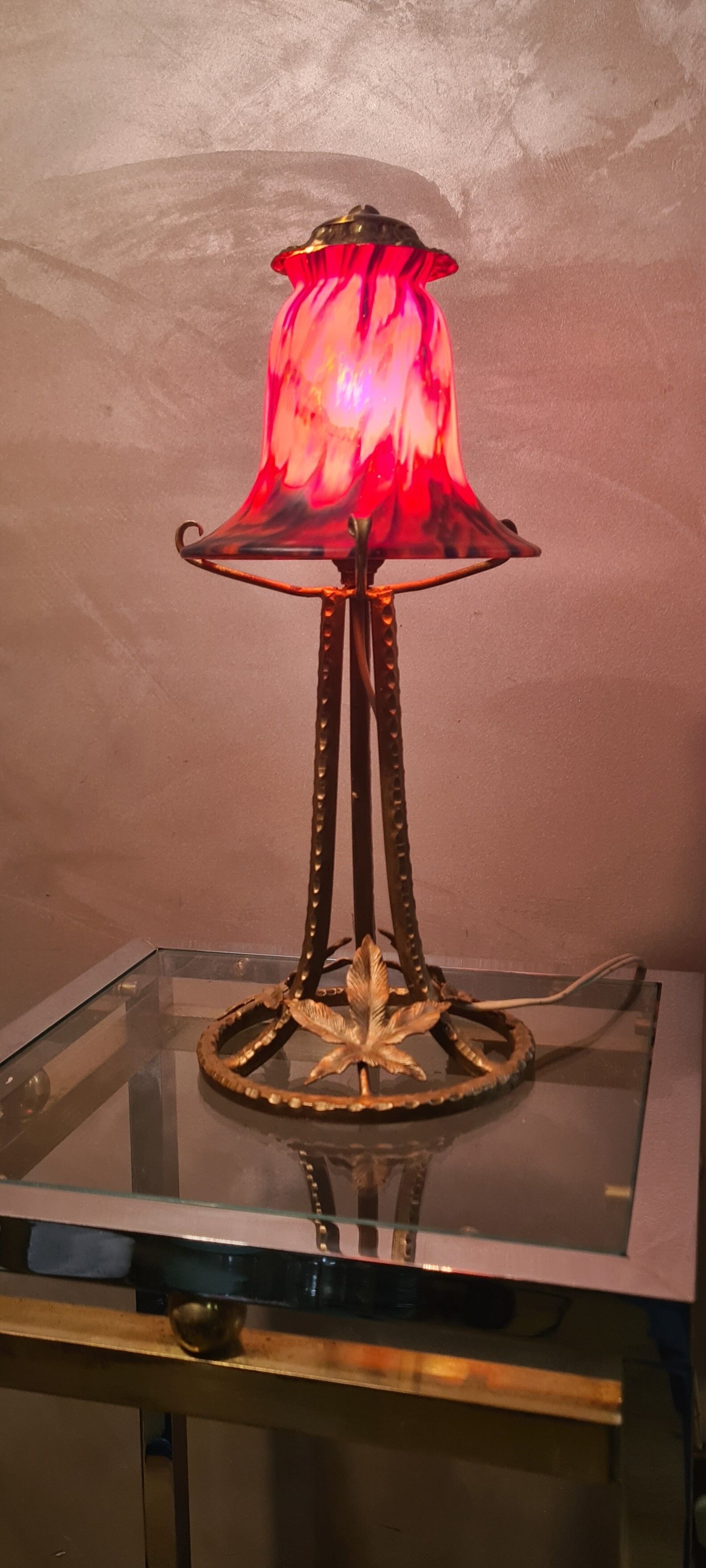Wrought iron lamp patinated gold with beautiful marbled tulip orange, red, black, very beautiful 35x15 art deco