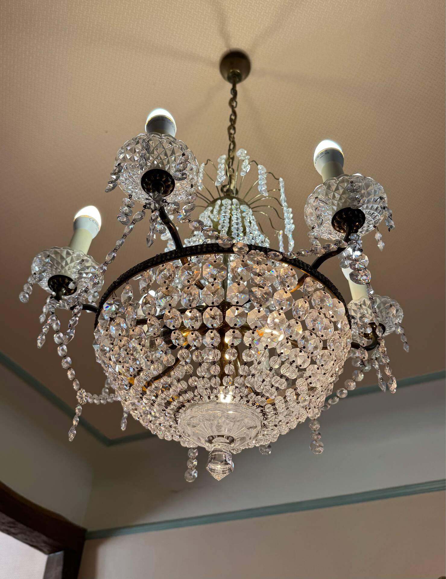 Crystal balloon chandelier from the 1960s.