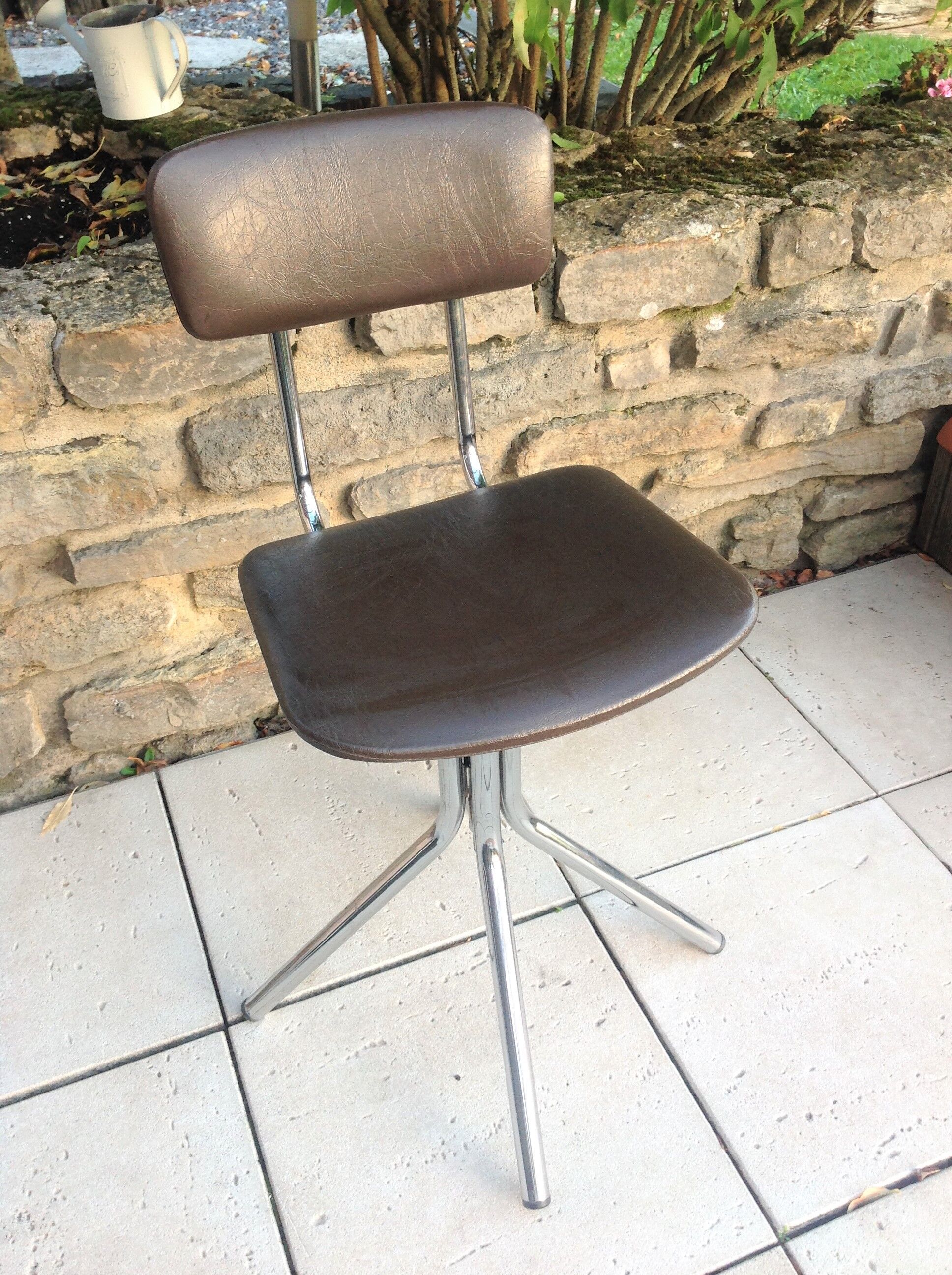 Swivel chair in chromed metal and skai brown years 60-70