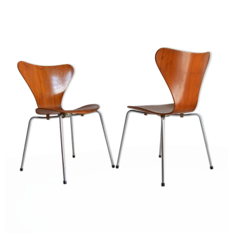 Set de 2 chaises séries 7 N° 3107 par Arne Jacobsen pour Fritz Hansen Danemark, circa 1955