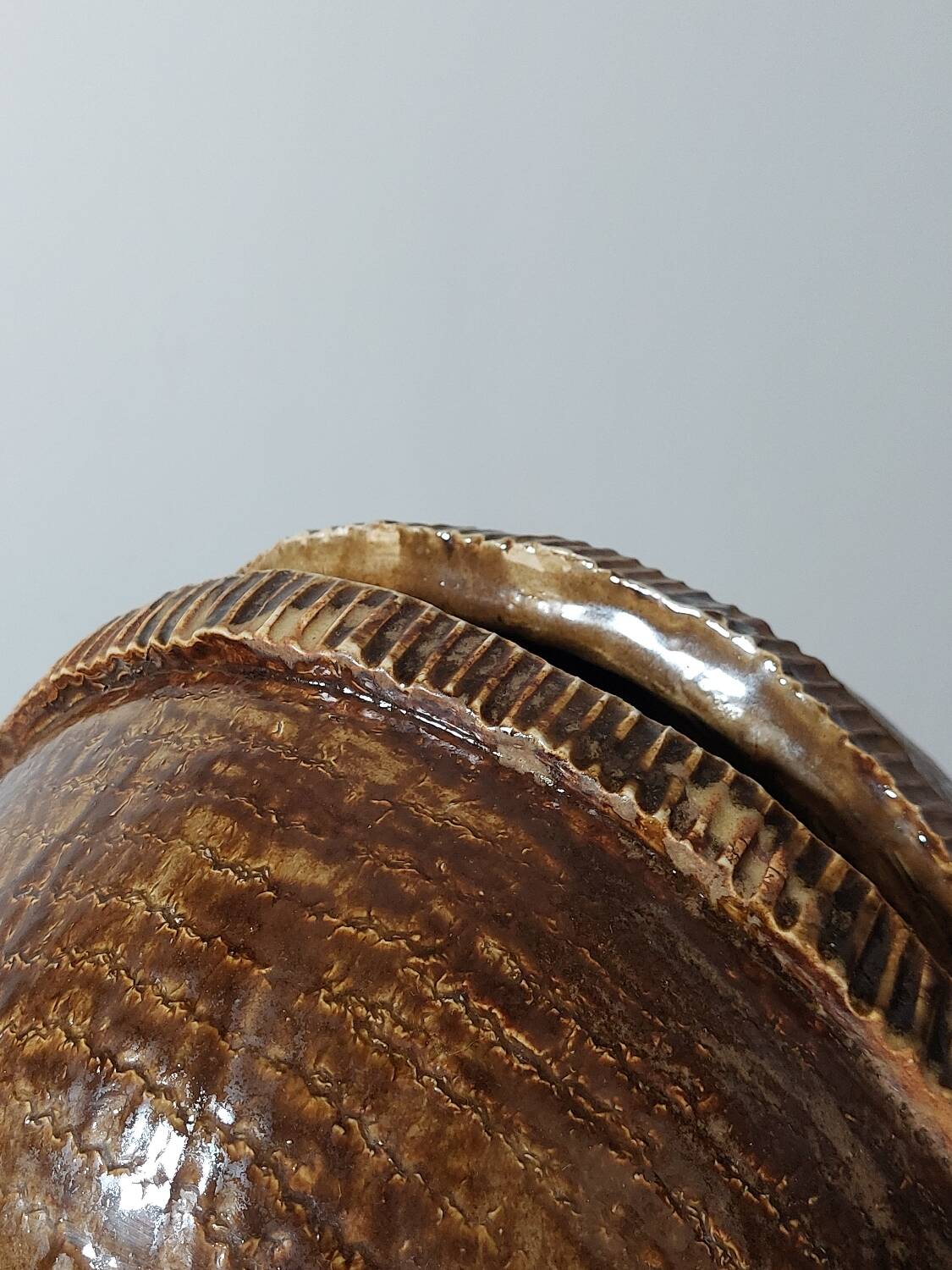 Vase en céramique brutaliste vintage unique en son genre