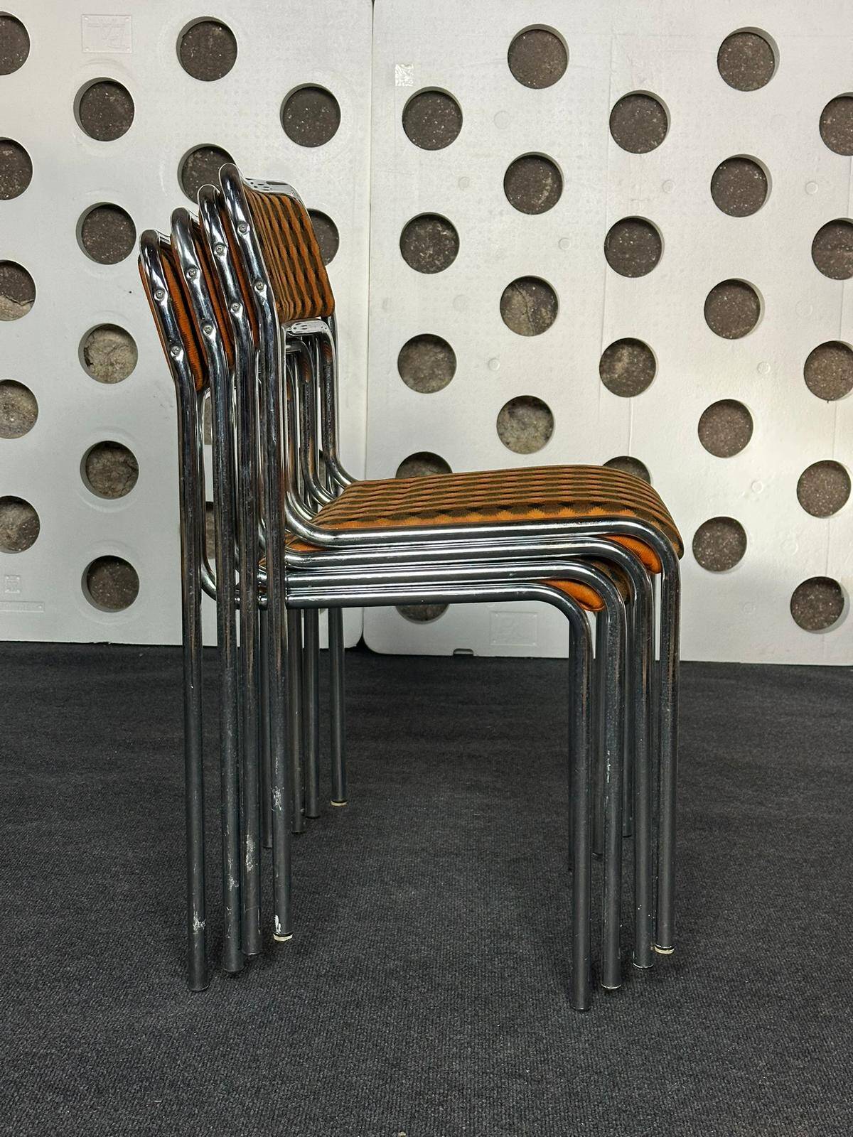 Lots of vintage chairs - 70s