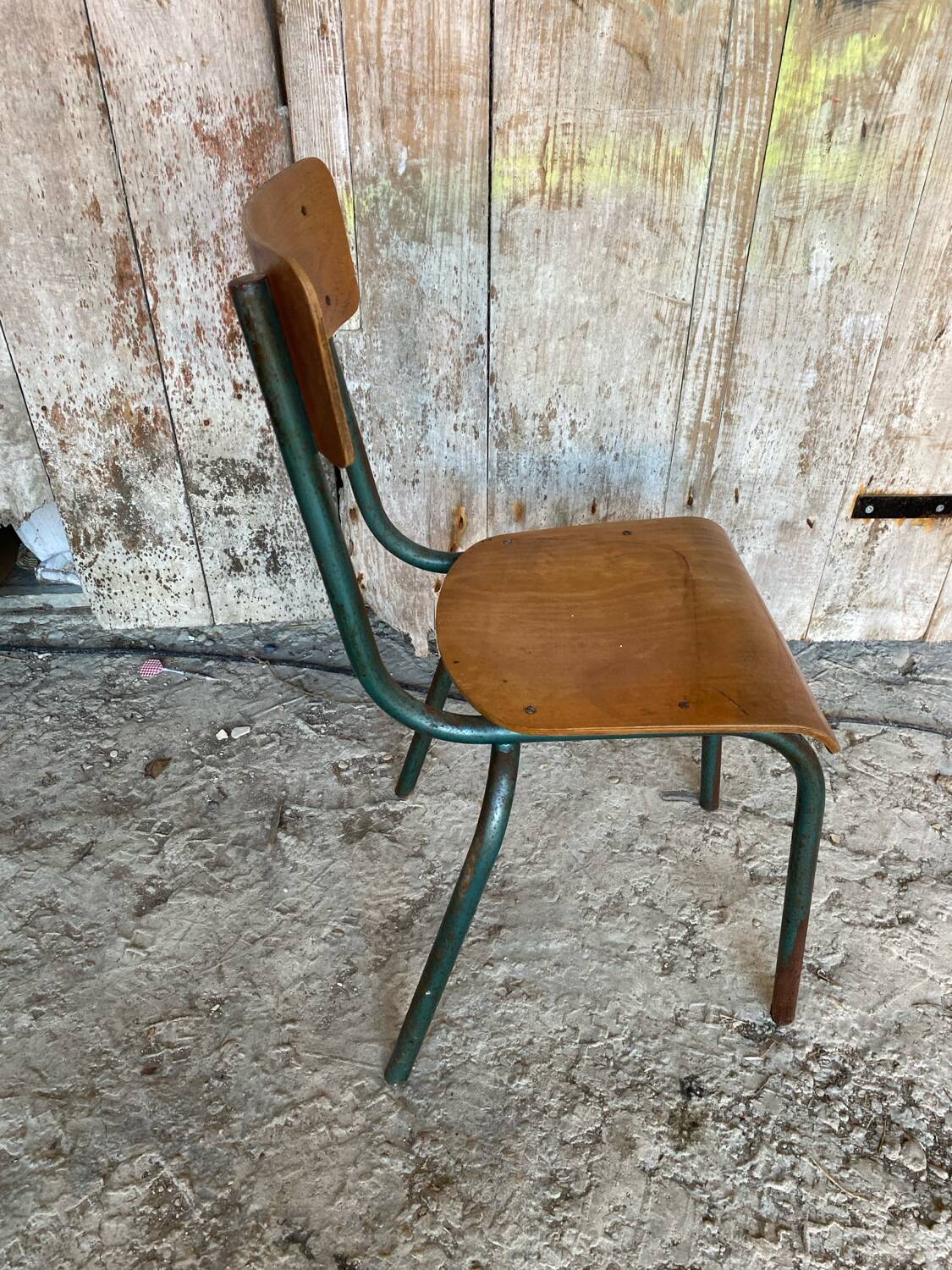 Vintage mullca style metal green chair + wooden seat and backrest