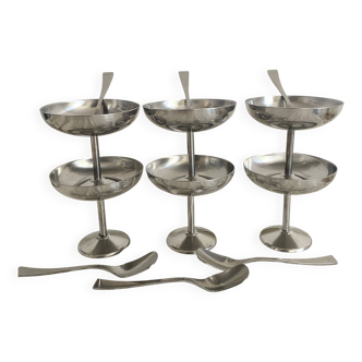 Coupes à glace en inox sur pied avec cuillères