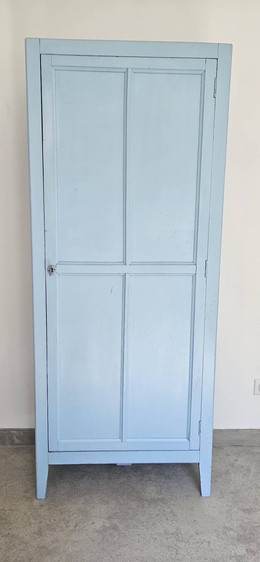 Armoire parisienne àcienne lingère meuble rangement vintage bleu