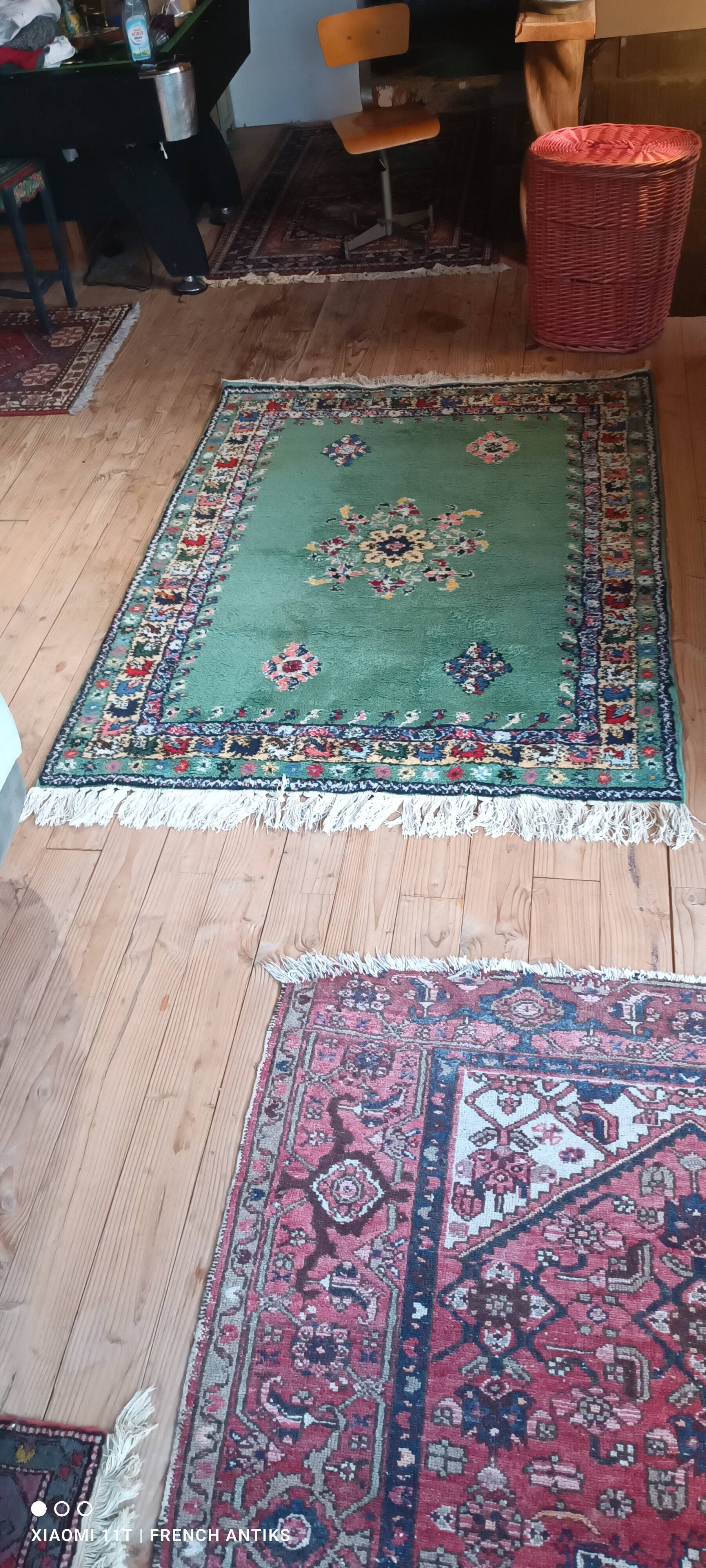 Oriental rug from Rabat, Morocco, vintage from the 1970s. Handcrafted.