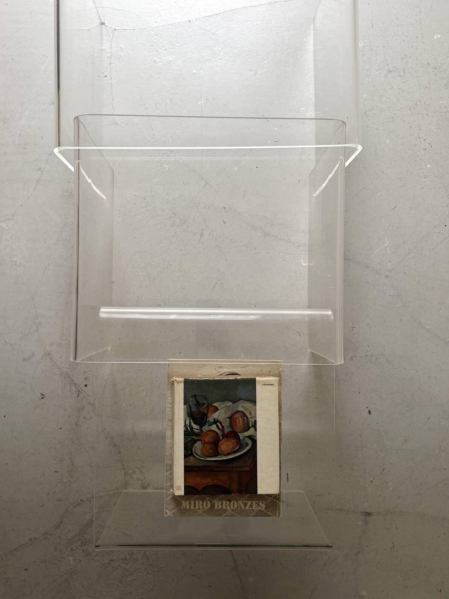 Table basse gigogne modulable en plexiglas, D. Lange Marais Les invisibles